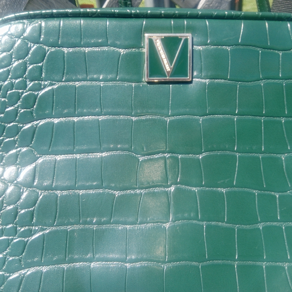 V-Emblem Green Crocodile-Embossed Women's Bag